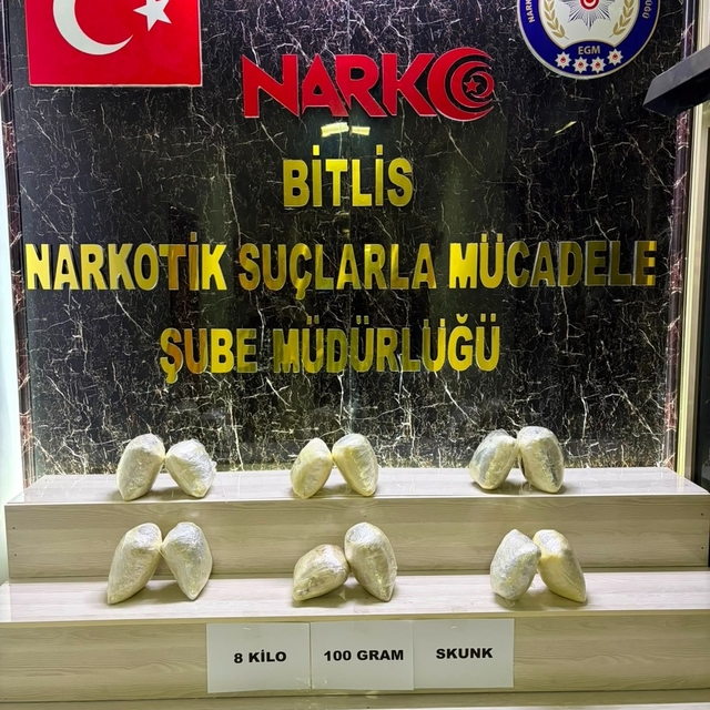 Bitlis'te 8 kilo skunk ele geçirildi