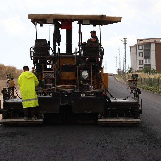 Gölbaşı Caddesi yeni yüzüne kavuştu