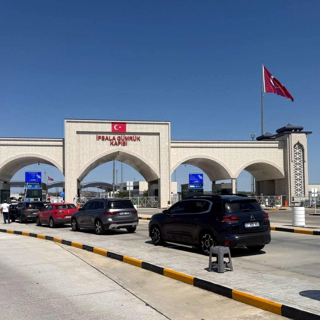 Yunanistan'a açılan sınır kapılarında giriş ve çıkışlar durdu (2)
