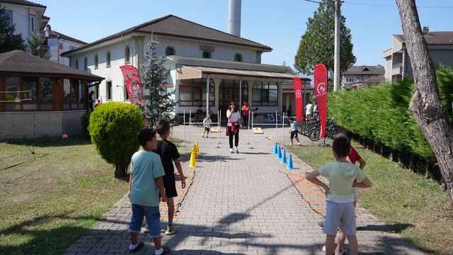 Kur'an kursuna gidenlen hem eğlendi hem spor yaptı