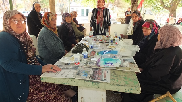 Burhaniye'de Sinan Dede Türbesi binlerce kişinin ziyaret yeri oldu