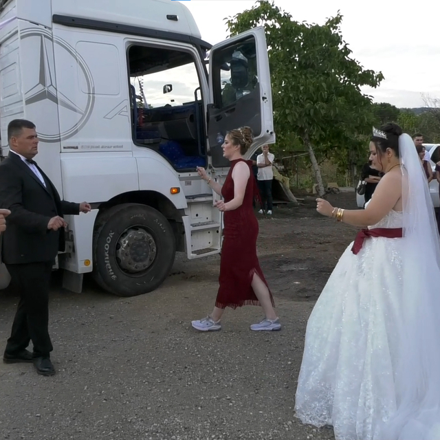 TIR gelin arabası oldu
