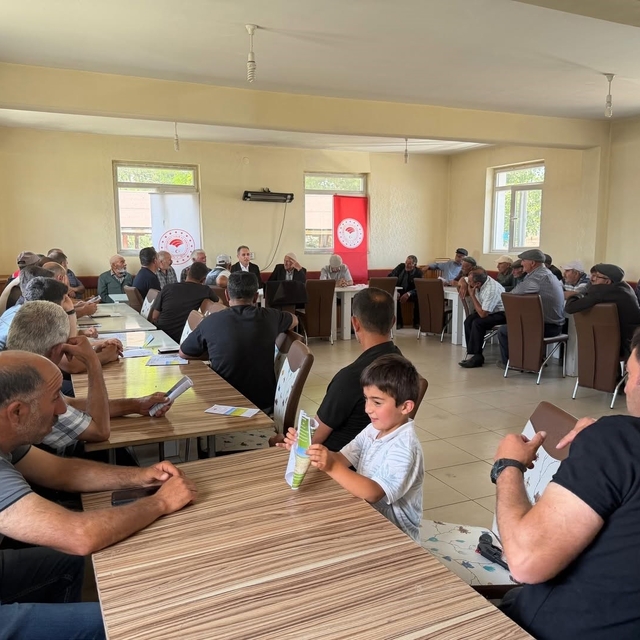 Tarım ve Orman Müdürü Enver Aydın üreticilerle buluştu