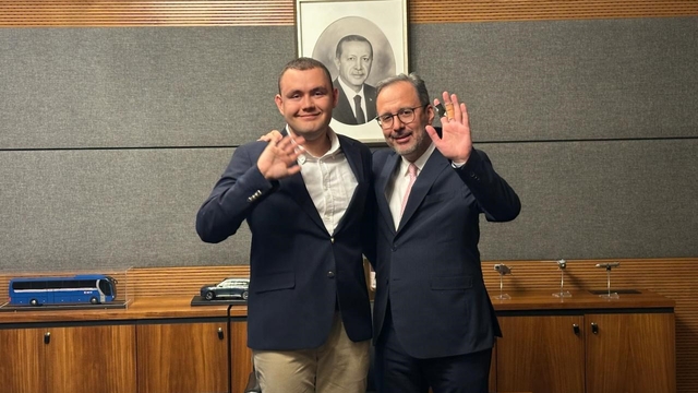 Kasapoğlu'ndan İzmirli sporcuya tebrik
Mehmet Kasapoğlu: "Tuna engel tanımazlığın gücünü tüm dünyaya gösterdi"