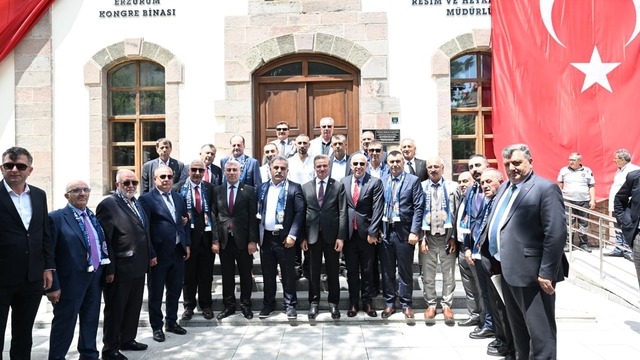 İzmir'deki Erzurumlular memleket ziyareti ile hasret giderdi