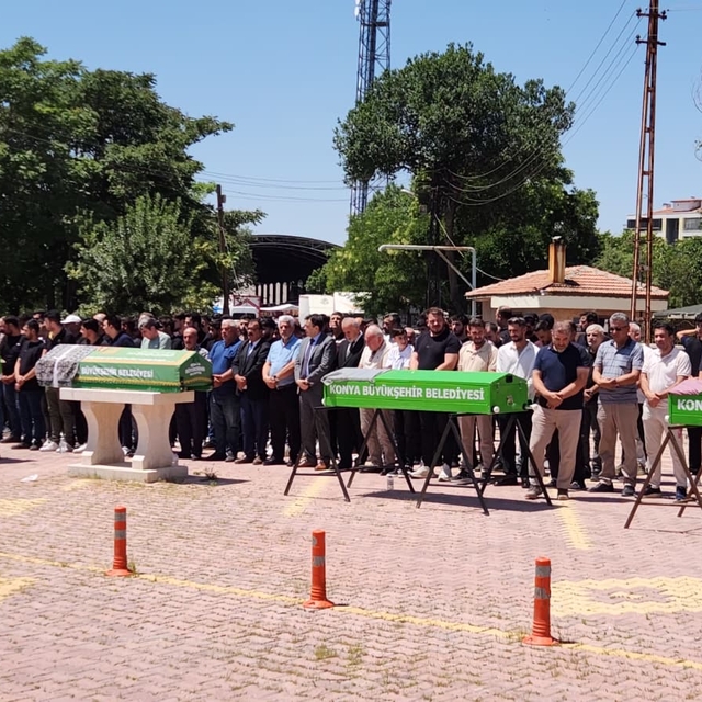 Kamyonetin uçuruma yuvarlandığı kazada ölen aynı aileden 5 kişi, toprağa ve...