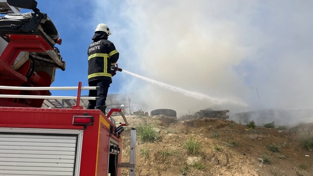 Kırıkhan'da depo yangını