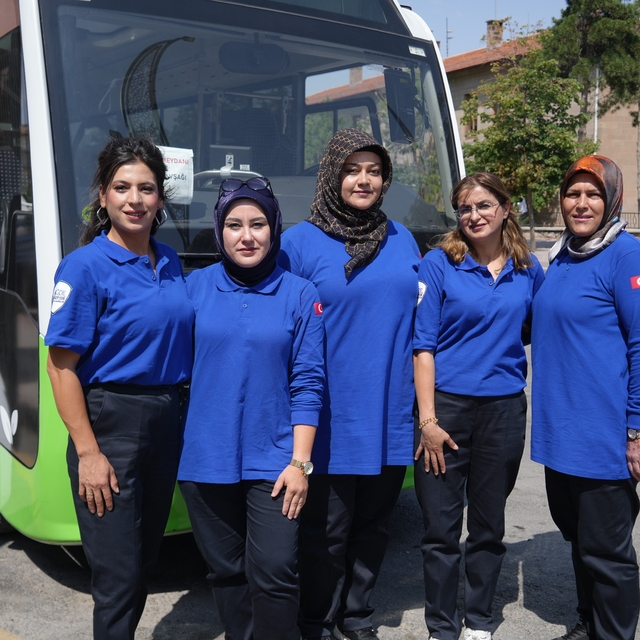 Niğde'de ücretsiz elektrikli otobüsler kadın şoförlere emanet