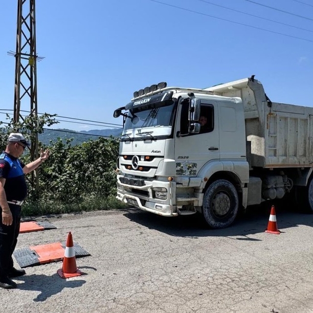 Ordu'da ağır tonajlı araç denetimi: 11 araca ceza