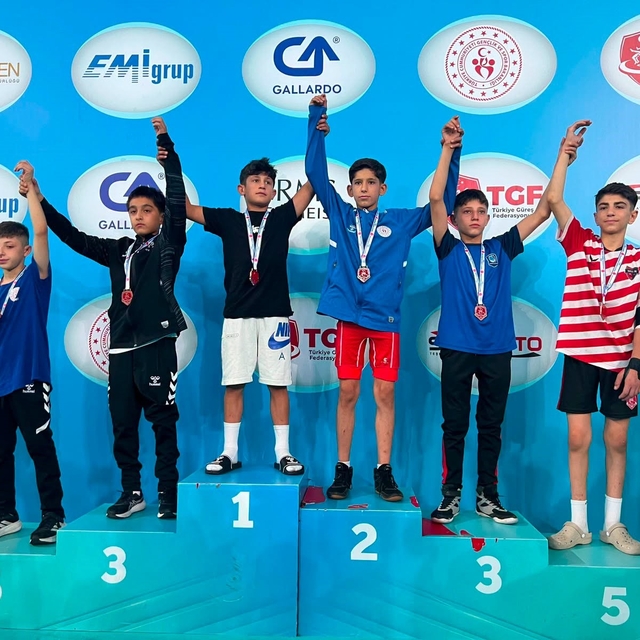 Malatya U14 Greko-Romen Takımı Türkiye şampiyonu oldu