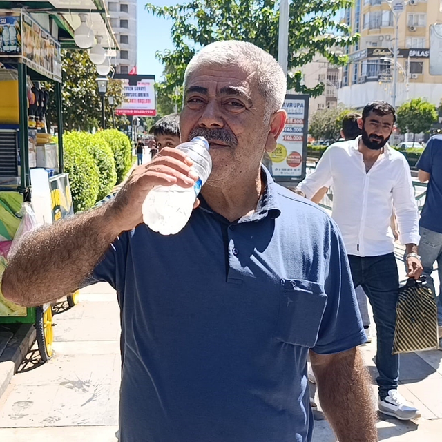 Şanlıurfa'da termometreler 48 dereceyi gösterdi