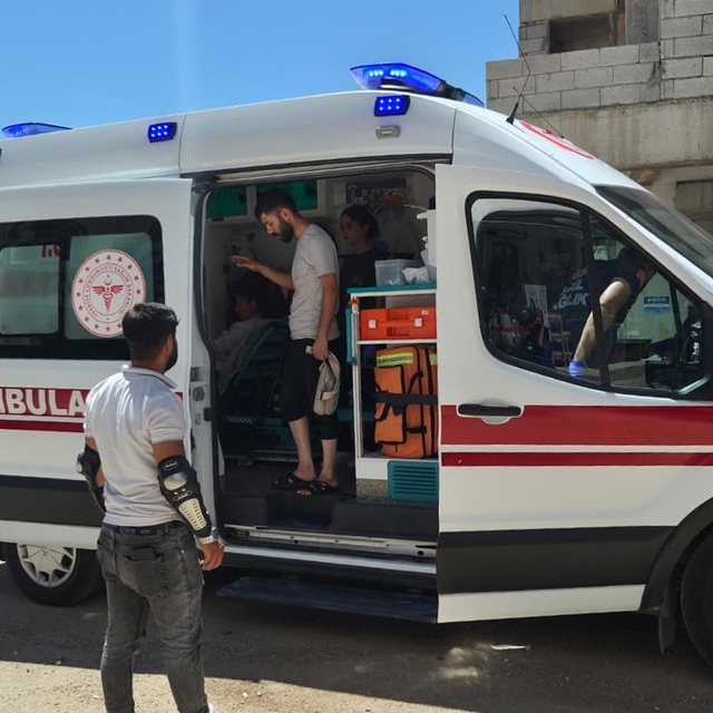 Devrilen motosikletteki yolcu yaralandı