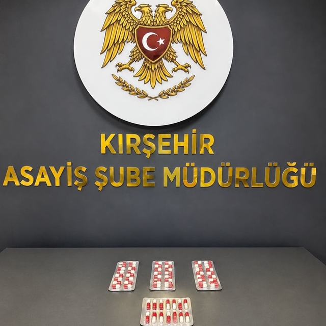 Polis uygulamalarında silah ve uyuşturucu ele geçirildi