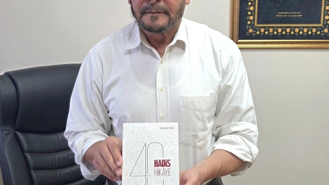 Kütahya İl Müftü Yardımcısı Bal'ın yeni kitabı "40 Hadis Hikâye" okuyucuyla buluştu