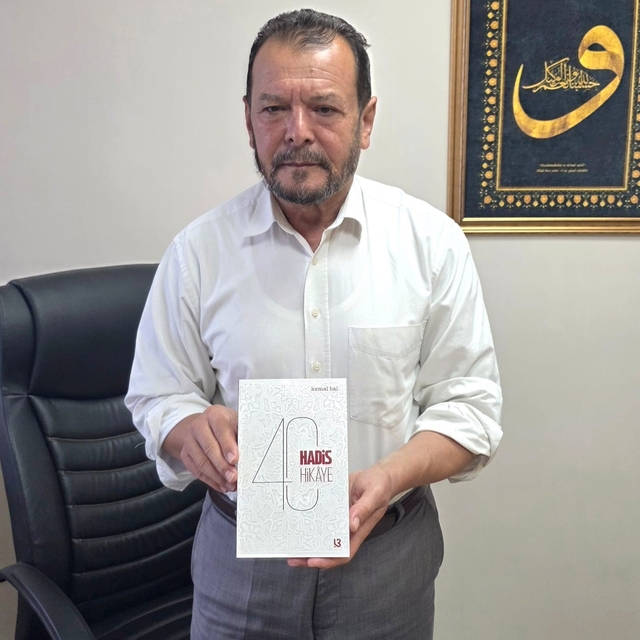 Kütahya İl Müftü Yardımcısı Bal'ın yeni kitabı "40 Hadis Hikâye" okuyucuyla...