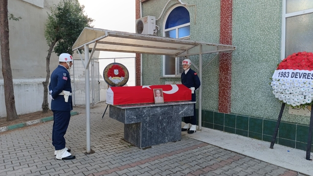 Emekli Binbaşı Özcan Yıldız'a askeri törenle veda