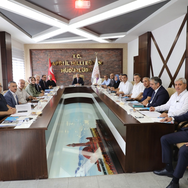 Ağrı'da eğitimde yeni dönem hazırlıkları masaya yatırıldı