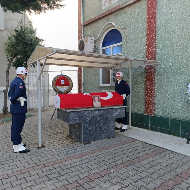 Emekli Binbaşı Özcan Yıldız'a askeri törenle veda