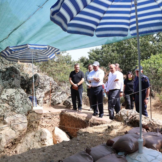 Vali Toraman, İnkaya Mağarası kazı alanında incelemelerde bulundu
