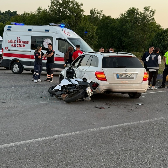 Otomobille çarpışan motosikletin sürücüsü öldü