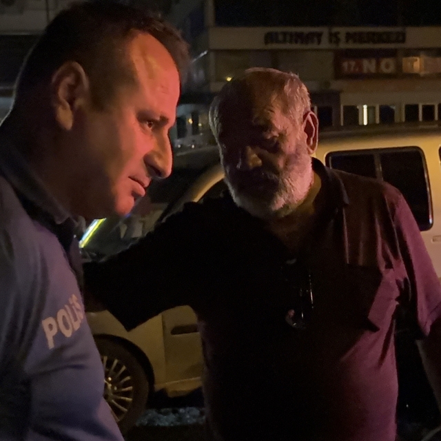 Polisten kaçtı, 'haberim yok' dedi
Kayseri'de 'dur' ihtarına uymayan alkoll...