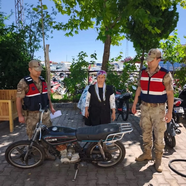 3 ay önce çalınan motosiklet sahibine teslim edildi