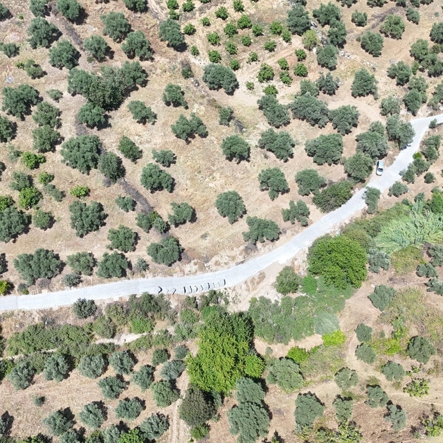 Nazilli Bayındır'da yollara parke taşı