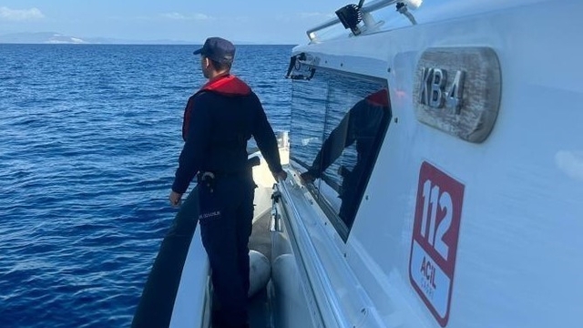 Sahil güvenlik Kuşadası'nda 1, Didim'de 3 kişiyi kurtardı