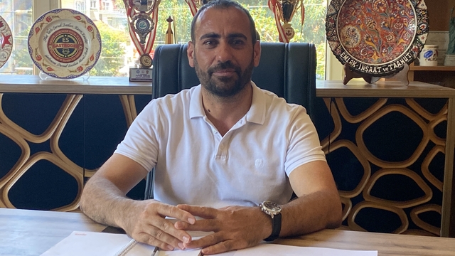 Eskişehir'de mezun öğrencilerin gitmesiyle kiracılara fırsat doğdu
Üniversite öğrencilerinin şehirden ayrılmasıyla binlerce kiralık konut boş kaldı
Emlakçı Kasım Karakaş:
"Bu durumun kiralık ev arayan vatandaşlarımız için fırsat olduğunu söyleyebiliriz"
"Şu anda kent merkezindeki konutlar daha ucuzken, kenar mahalleler daha pahalı durumda"