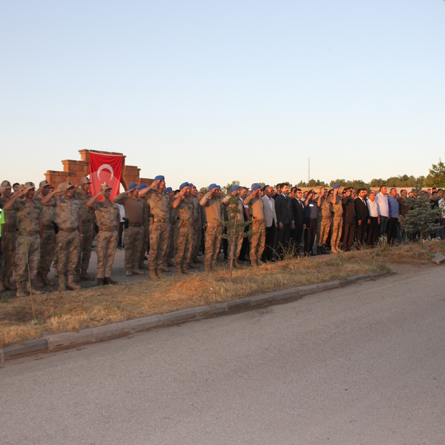 Şehit Binbaşı Arslan Kulaksız saldırıya uğradığı caddede anıldı