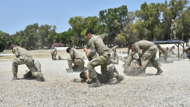 Astsubay adaylarına 'ATAT' eğitimi