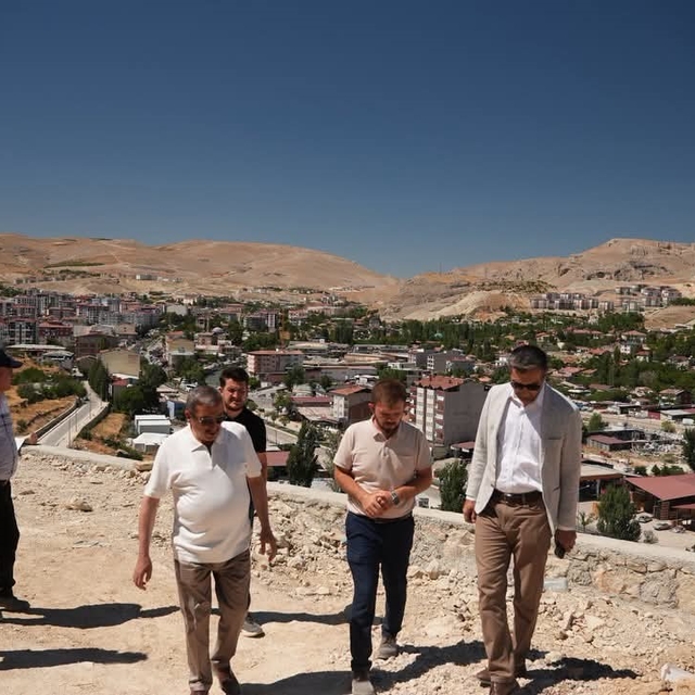 Başkan Bozkurt, Millet Bahçesi ve yol çalışmalarını yerinde inceledi