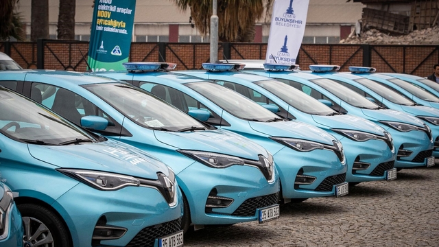 İzmir'in elektrikli araç filosuyla 25 milyon lira tasarruf