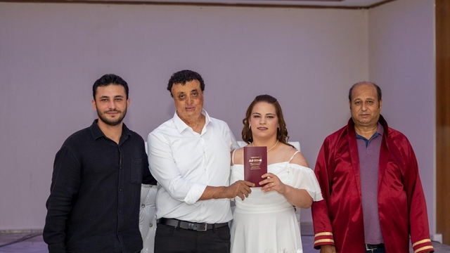 Sessiz dünyalarında aşkı buldular, işaret diliyle 'evet' dediler