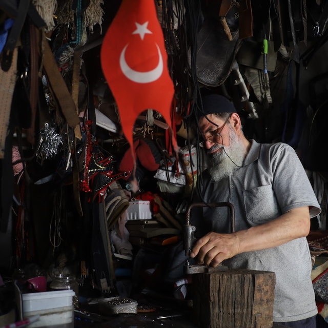 Sivas'ta mesleğin son temsilcisi: 60 yıllık saraç son dönemlerde yurt dışın...
