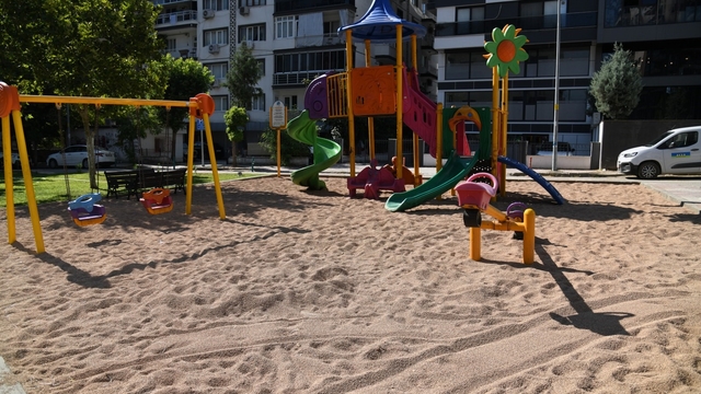 Çocuk parklarında zeytin çekirdeği dönemi