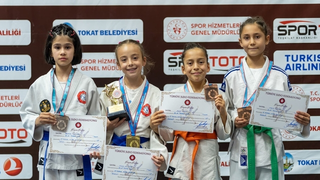 Yunusemre'nin minik judocuları Türkiye'yi salladı