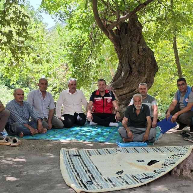 Dicle'de çiftçilere yerinde bilgilendirme