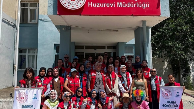 Edirne'de "Damla Gönüllülük Hareketi"  çalışmasına katılan gençler ziyaretler gerçekleştirdi