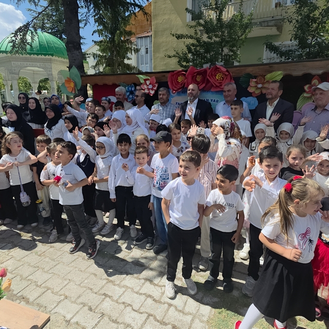 Kütahya Selimiye Kur'an Kursu'nda Çocuk Şenliği coşkusu