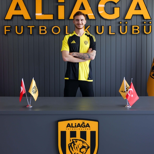 Aliağa FK'da kaleci Halil imzaladı
