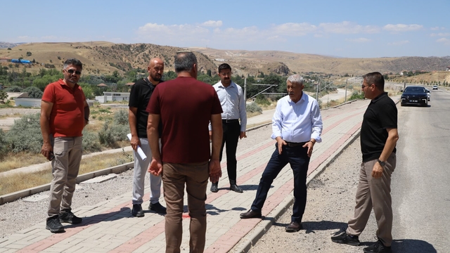 Yahşihan'da istinat duvarı çöken yolda yenileme çalışması başlatıldı