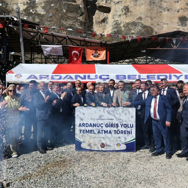 Ardanuç ilçesine 200 milyon liralık giriş yolu projesi