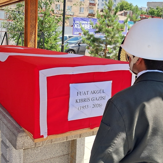 Kıbrıs Gazisi Fuat Akgül son yolculuğuna uğurlandı