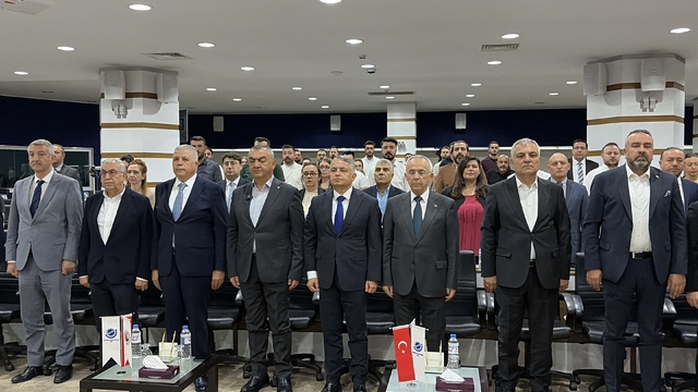 İhracat Genel Müdürü Kılıçkaya: "Ekonomik büyümemiz her şeye rağmen devam ediyor"
KAYSO'da "İhracatın Finansmanı ve Yeni Nesil İhracat Destekleri Programı" düzenlendi