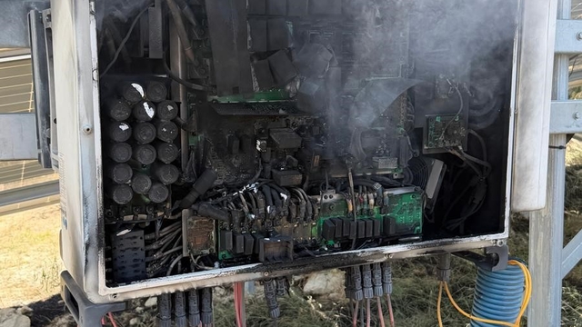 Burdur'da güneş enerji santralindeki trafo yangını otluk alana sıçradı