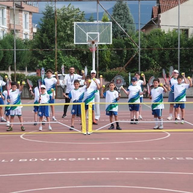 Çocuklar yazın rotasını spora çevirdi