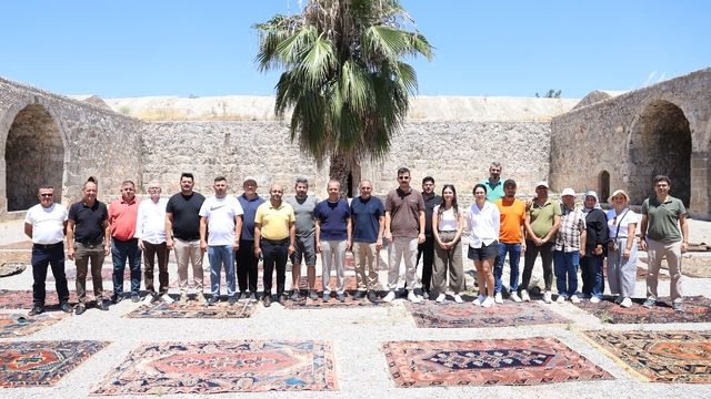 Antalya'da Döşemealtı halıları dijital kültürel mirasa dönüştürülüyor