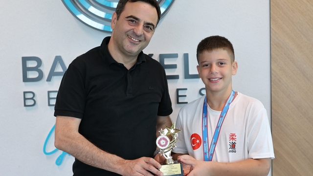 Şampiyonluk sevincini Başkan Özlü ile paylaştı