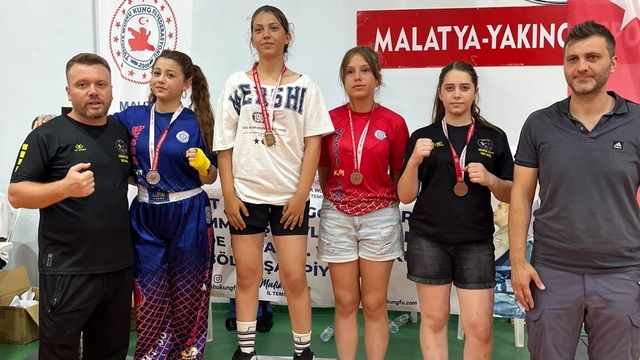 Niğde Wushu Takımı Malatya'dan 17 madalyayla döndü